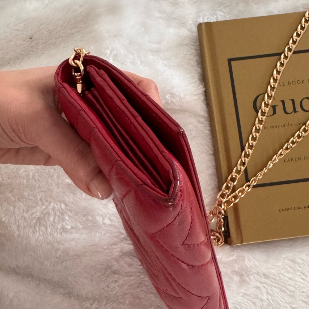 Gucci Red Marmont Chevron Leather Crossbody Bag with Gold Chain - Picture 8 of 16